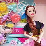 Barbie with Suitcase 8804 051